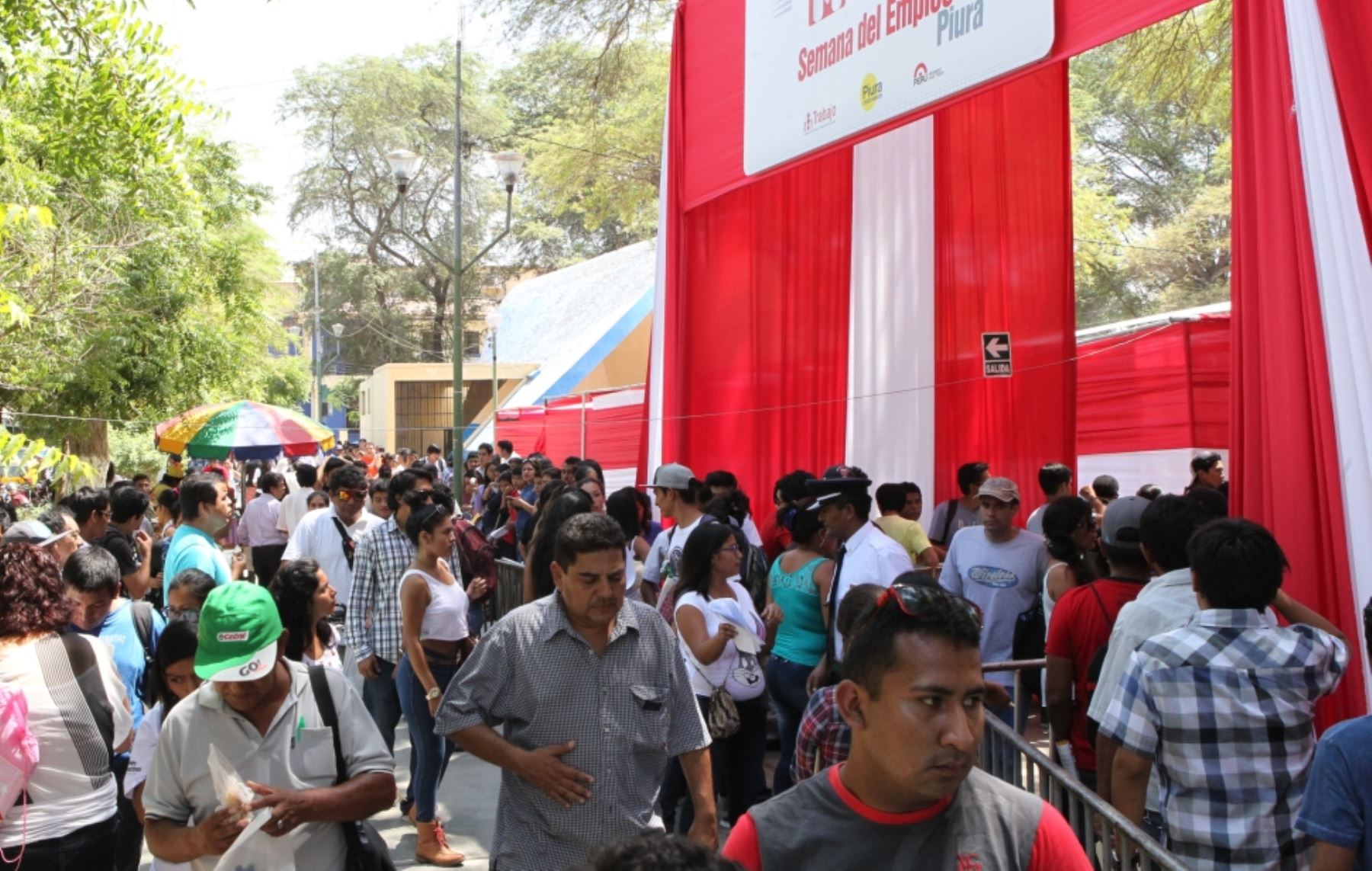 Ofrecen 3,000 vacantes de empleo en feria laboral en ciudad de Piura ...