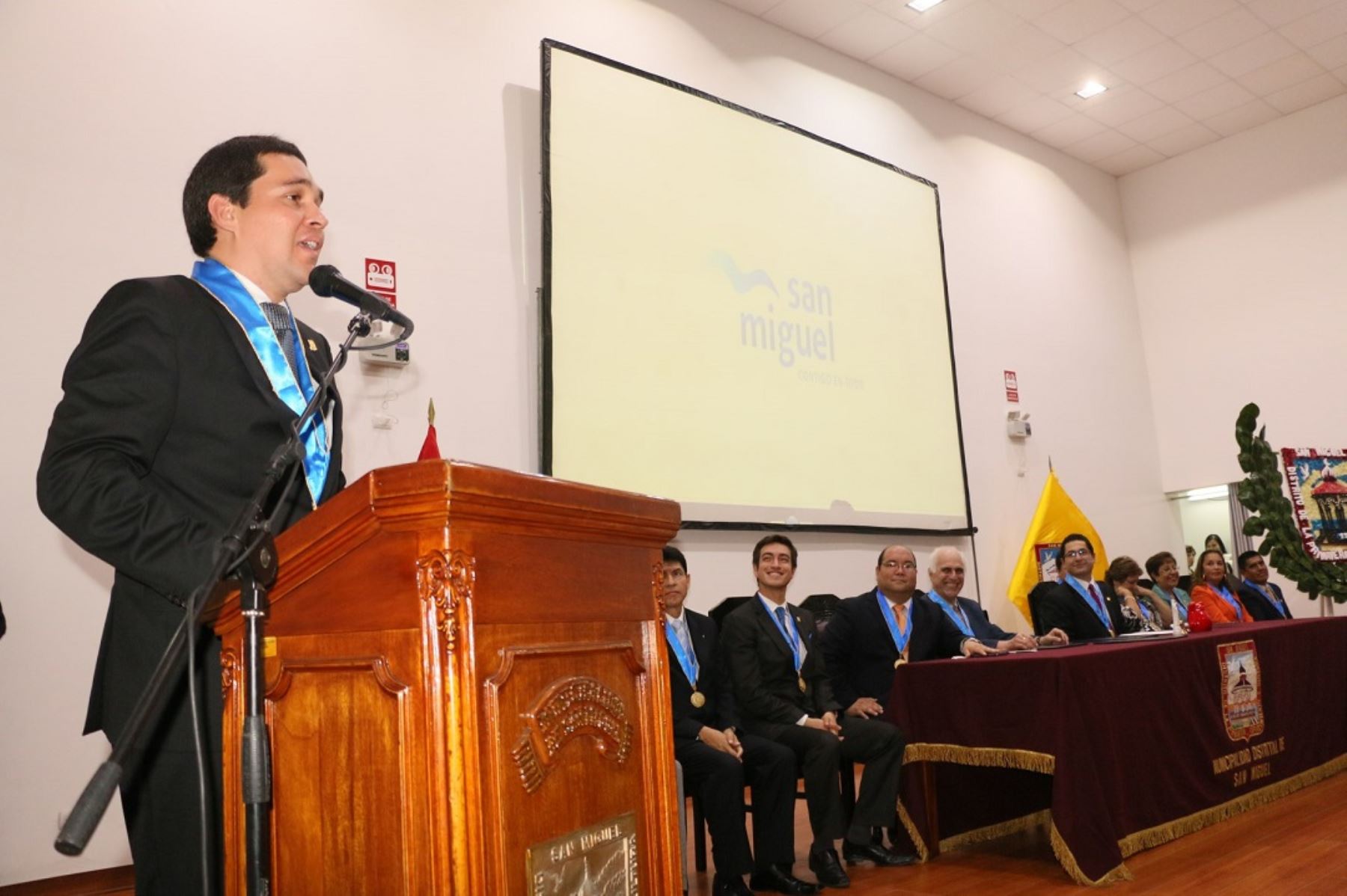 Alcalde de San Miguel Eduardo Bless en discurso por 95 aniversario de creación política del distrito.