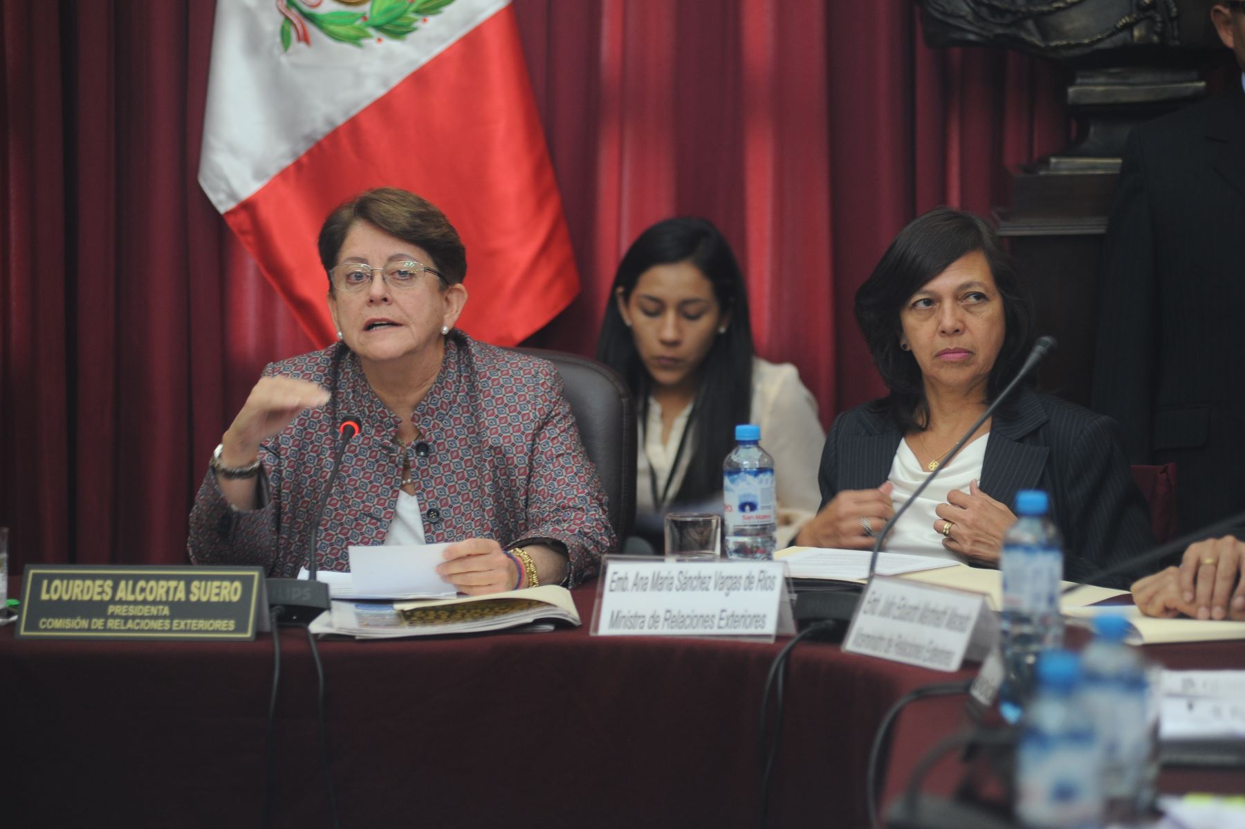 Canciller Ana María Sánchez se presentó ante la Comisión de Relaciones Exteriores del Congreso.