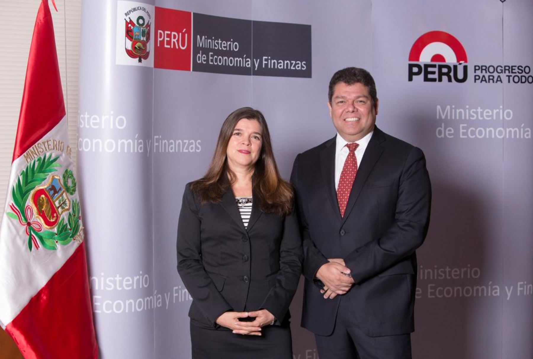 MEF designa a Rossana Polastri y Enzo Defilippi como viceministros de Hacienda y Economía
