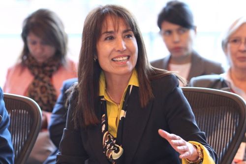 Ministra Silva cumple intensa agenda de trabajo en reuniones de APEC