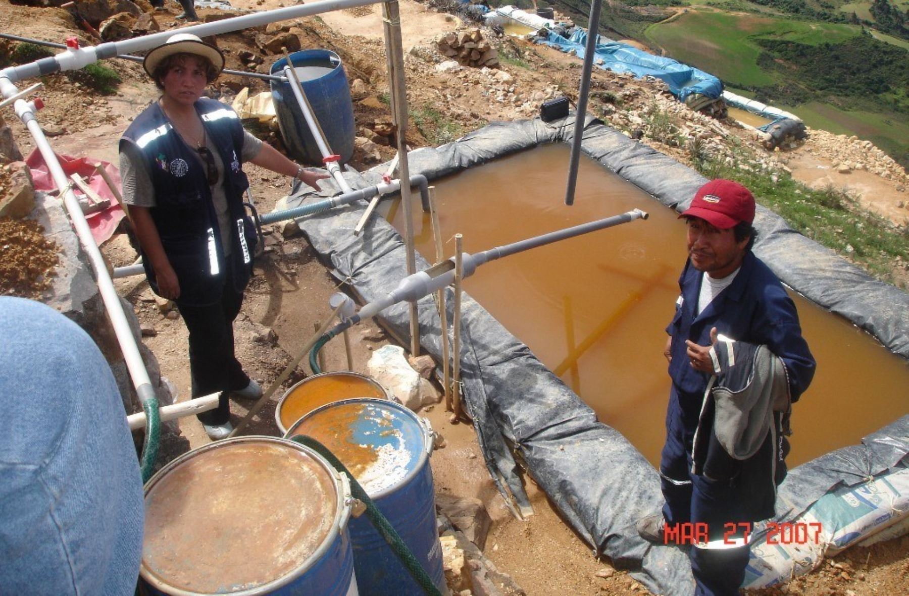 Los mineros ilegales que operan en Cajamarca vierten los insumos químicos a los ríos de la zona afectando la ecología. Foto: ANDINA/Archivo.