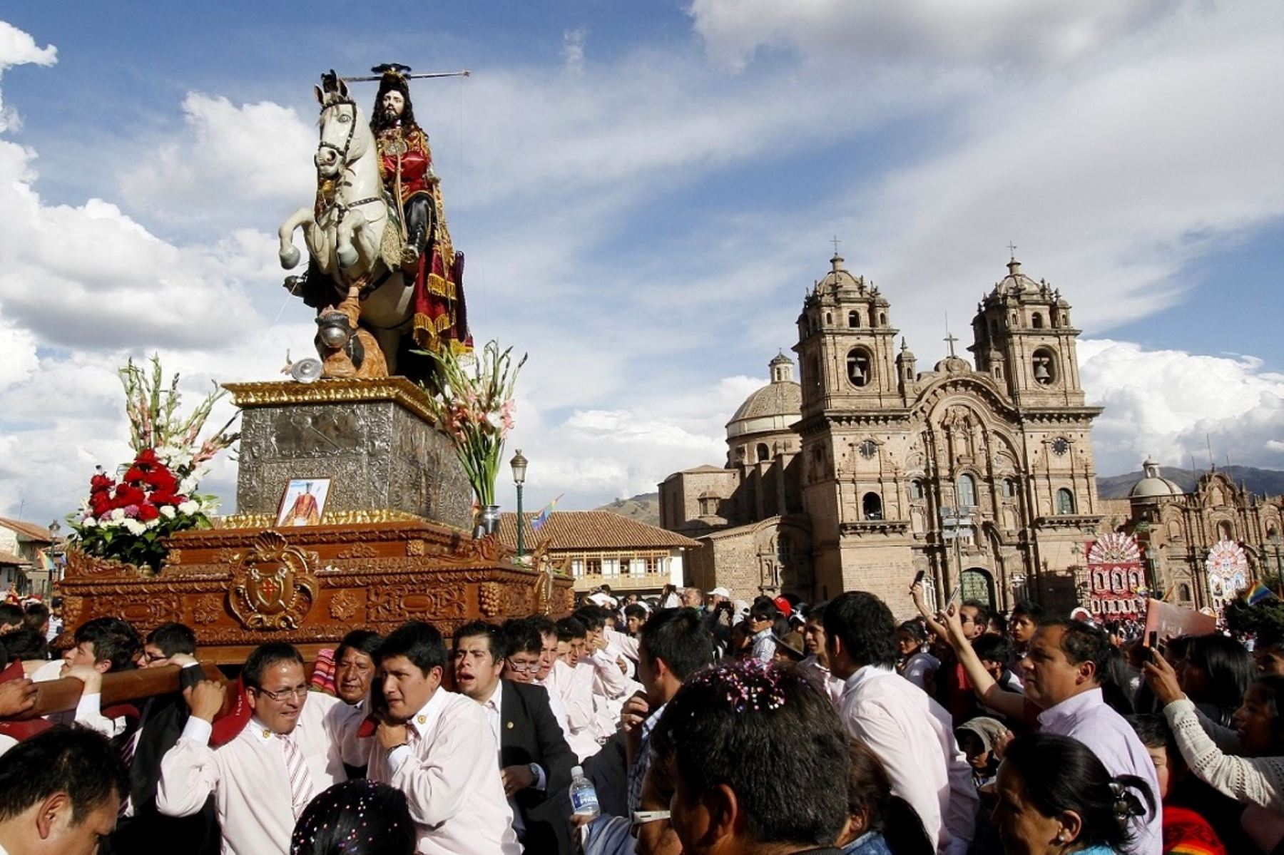 Santiago, no es aceptado por las vírgenes y santos por ser un malcriado y alborotador. ANDINA/Percy Hurtado