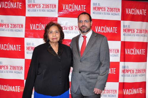 Doña Gloria Arcaya, testimonio vivo de la enfermedad, y el doctor Juan Carlos Gómez de la Torre. Foto: Difusión