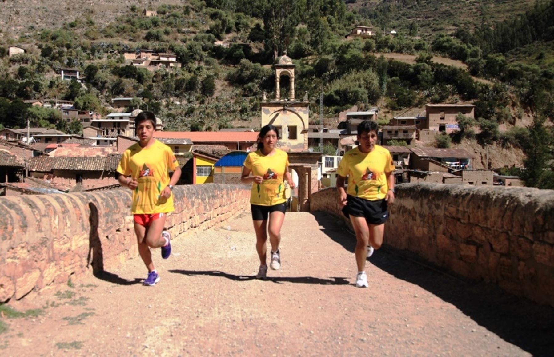 Los Nuevos Chasquis del Perú 2015 arribaron a Pilpichaca tras recorrer 100 Km. Foto: ANDINA/Difusión.