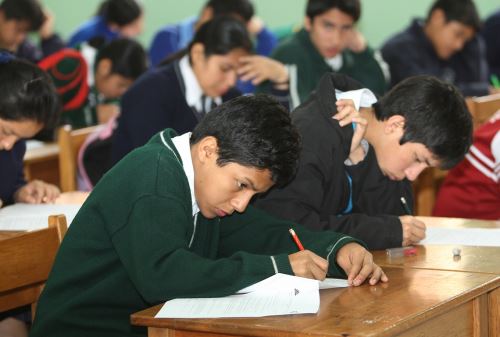 Ministerio de Salud invita a participar de concurso literario a fin de fortalecer la cultura de prevención de esta enfermedad. Foto. ANDINA / Norman Córdova.
