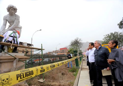 Alcalde de Lima, Luis Castañeda supervisó trabajo en Alameda de los Descalzos. Foto: Municipalidad de Lima.