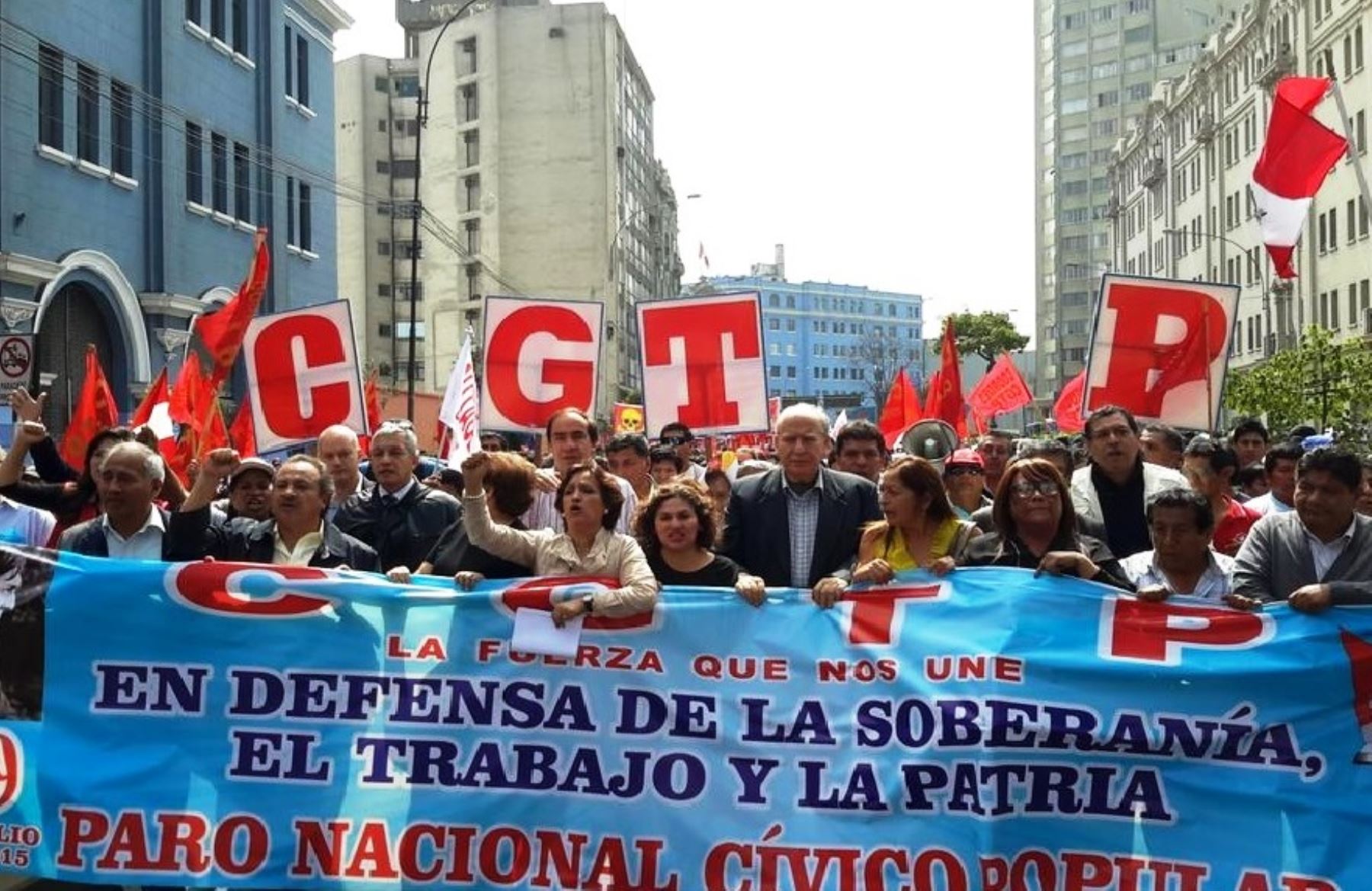 Marcha de la CGTP por las calles del centro de Lima. Foto @CGTP