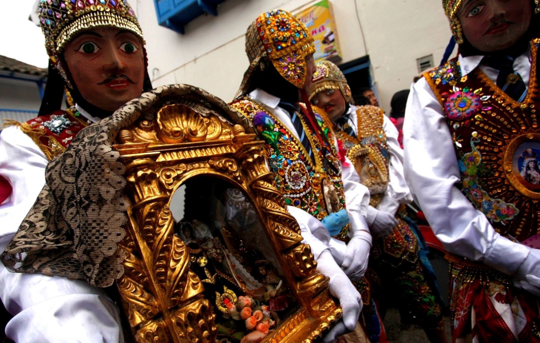 En la fiesta de la Virgen del Carmen se escenifican varias danzas que dan colorido a la celebración. ANDINA/Percy Hurtado