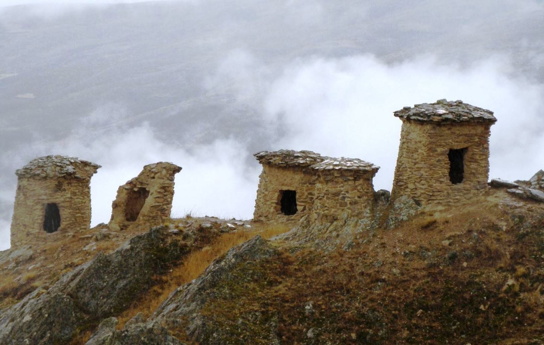 Las chullpas de Ninamarca, en Paucartambo, Cusco