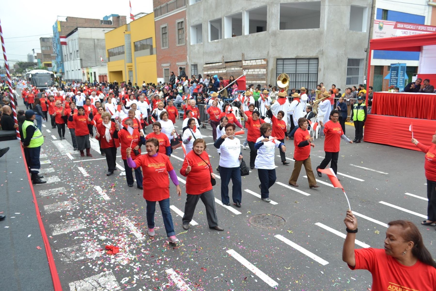 Gran Pasacalle Y Desfile Escolar Por Fiestas Patrias Se Realizó Con ...