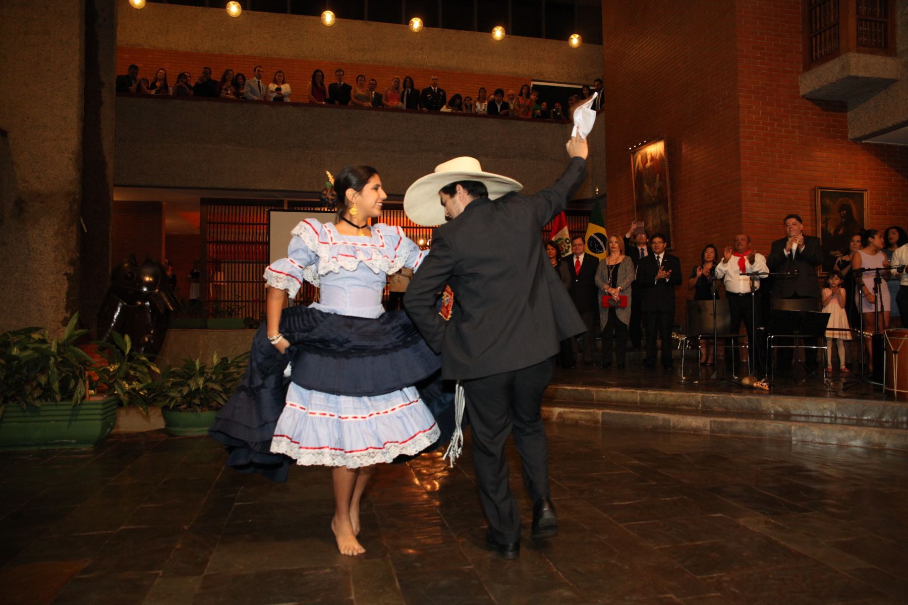 Embajada de Brasil conmemora 194 aniversario patrio con danzas peruanas.