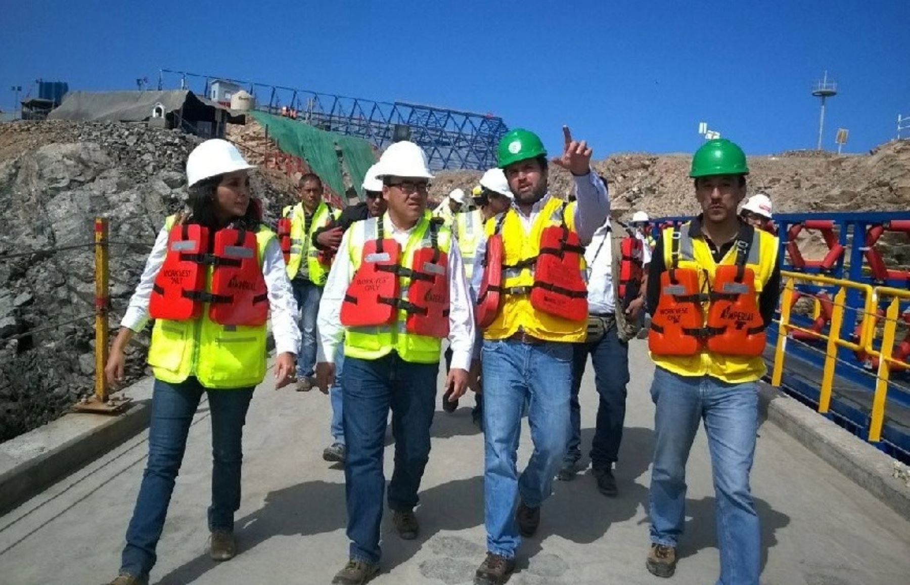 Ministro José Gallardo durante inspección realizada en Arequipa. Foto: MTC.