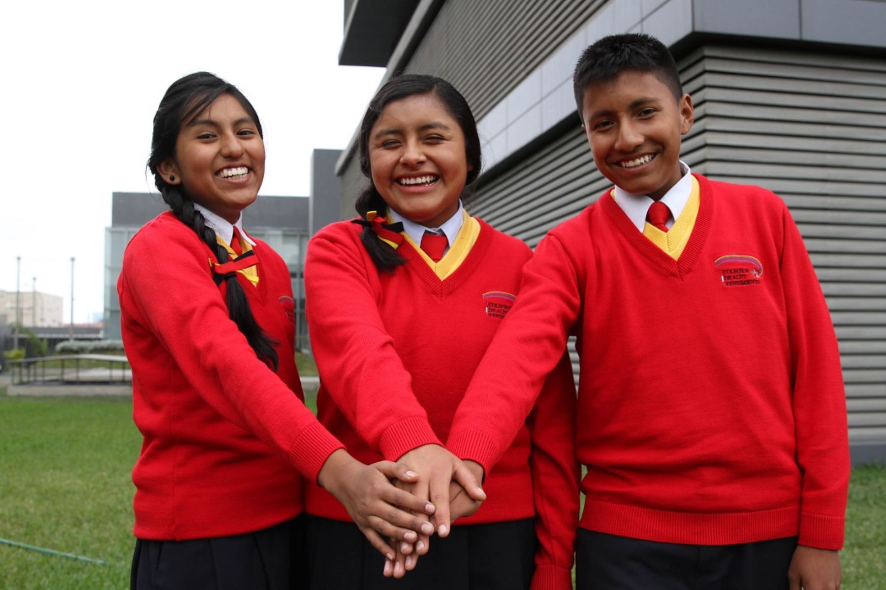 Estudiantes del COAR Cusco que representarán al Perú en Olimpiada de Normalización a realizarse en Corea del Sur.