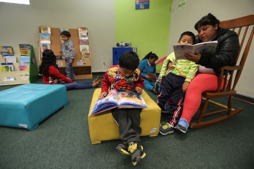 Biblioteca nacional, libros, lectores, niños, ciegos, braile, lectura.Foto: ANDINA/Juan Carlos Guzmán Negrini.
