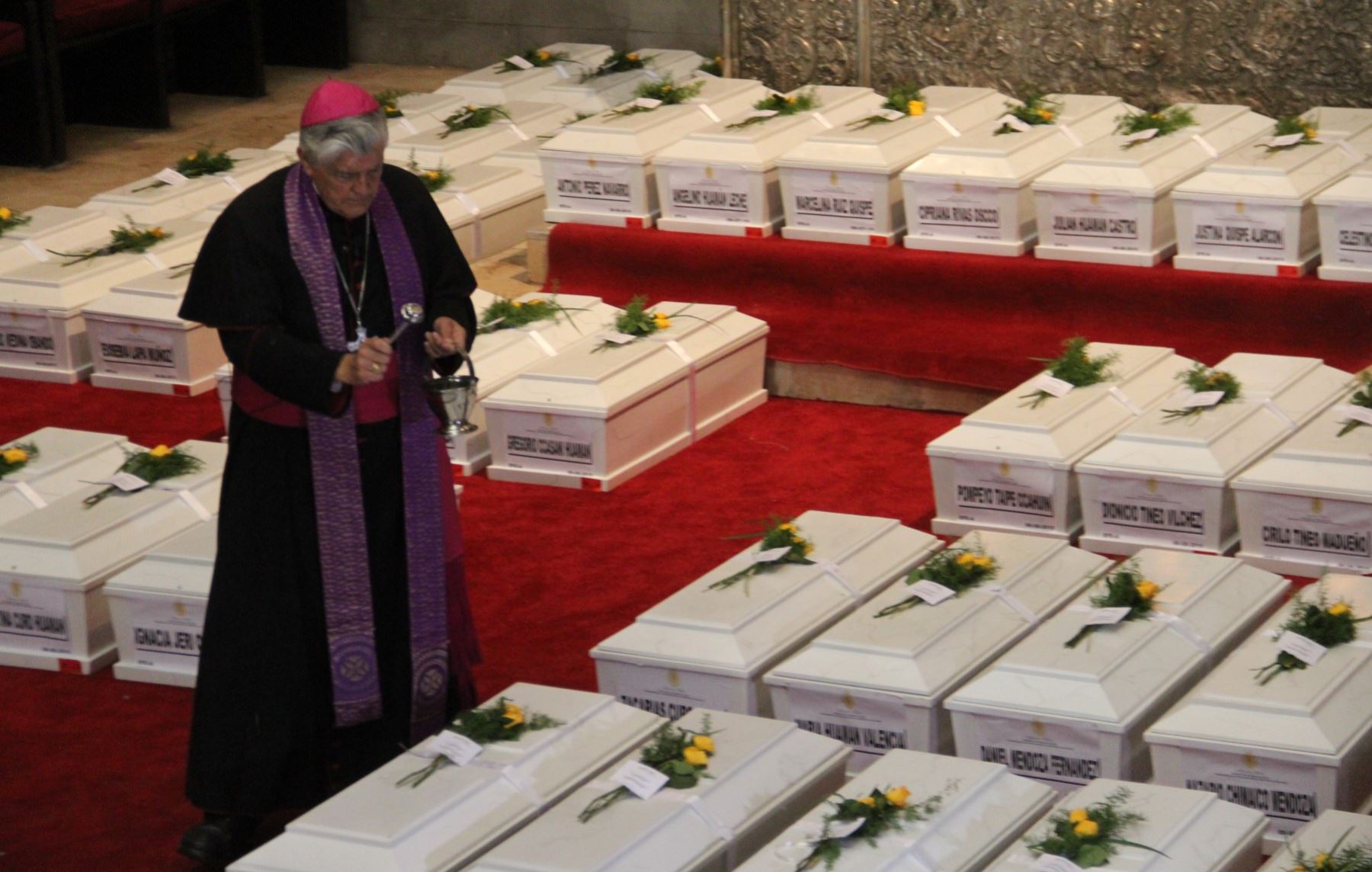 Se realizó entrega de restos de víctimas de la violencia en Ayacucho.