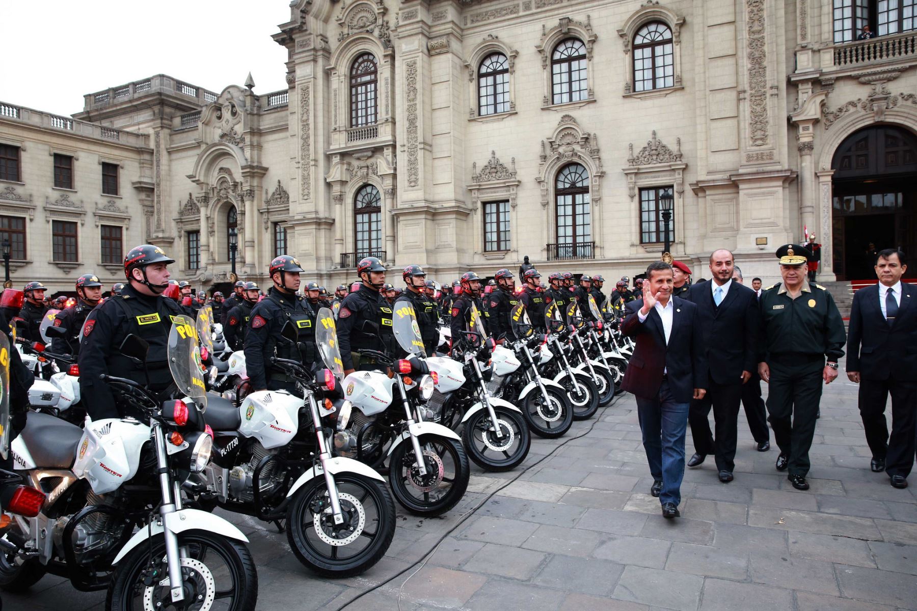 Presidente Ollanta Humala hace entrega de 560 nuevas motocicletas para patrullaje a la Policía Nacional del Perú. Foto: ANDINA/ Prensa Presidencia