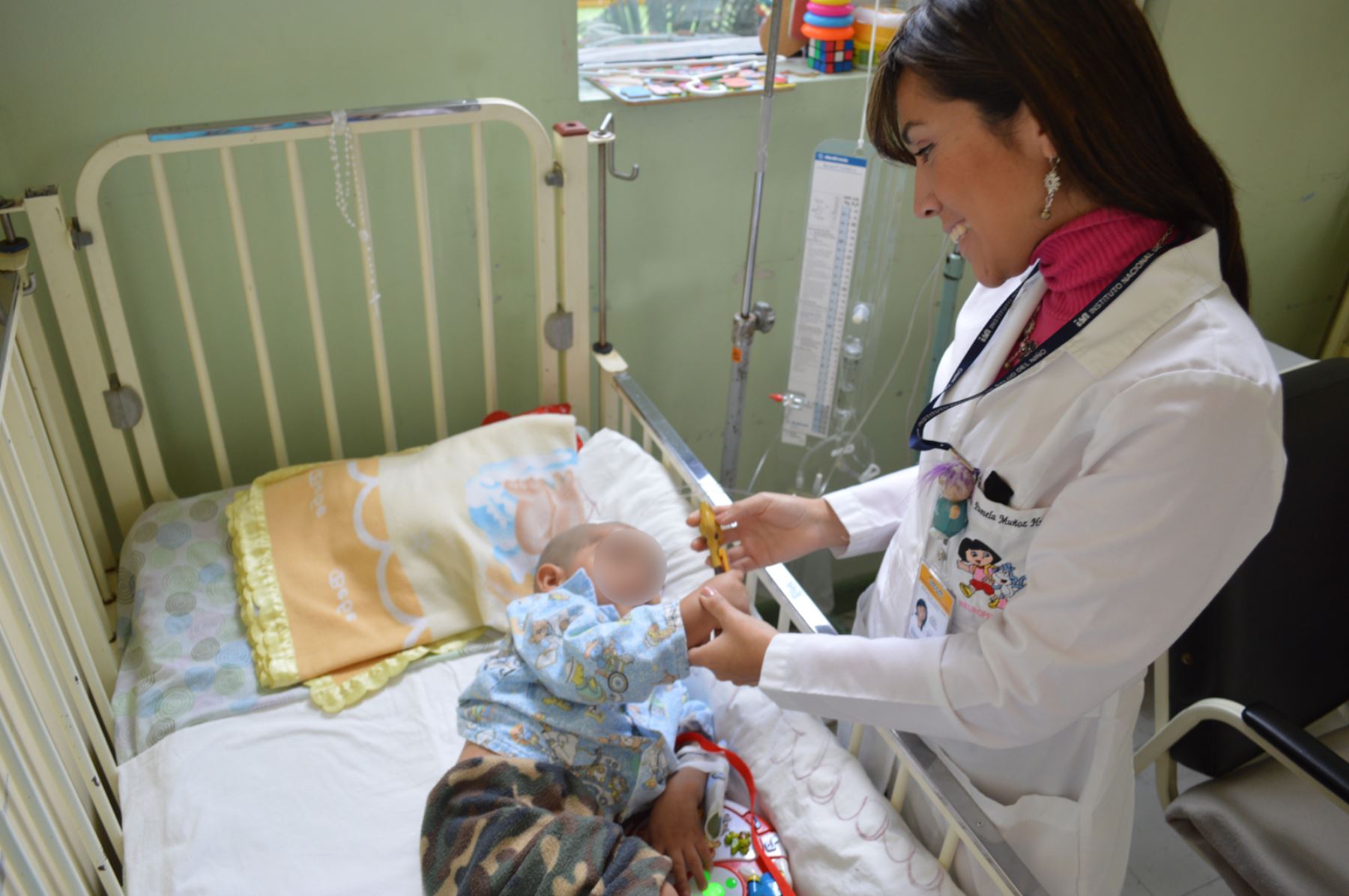 Bebé atendido en hospital del Niño de Breña. Foto: Difusión