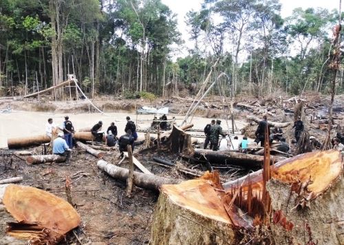 Minería ilegal depreda los bosques en Inambari, Madre de Dios. Foto: ANDINA/Difusión.