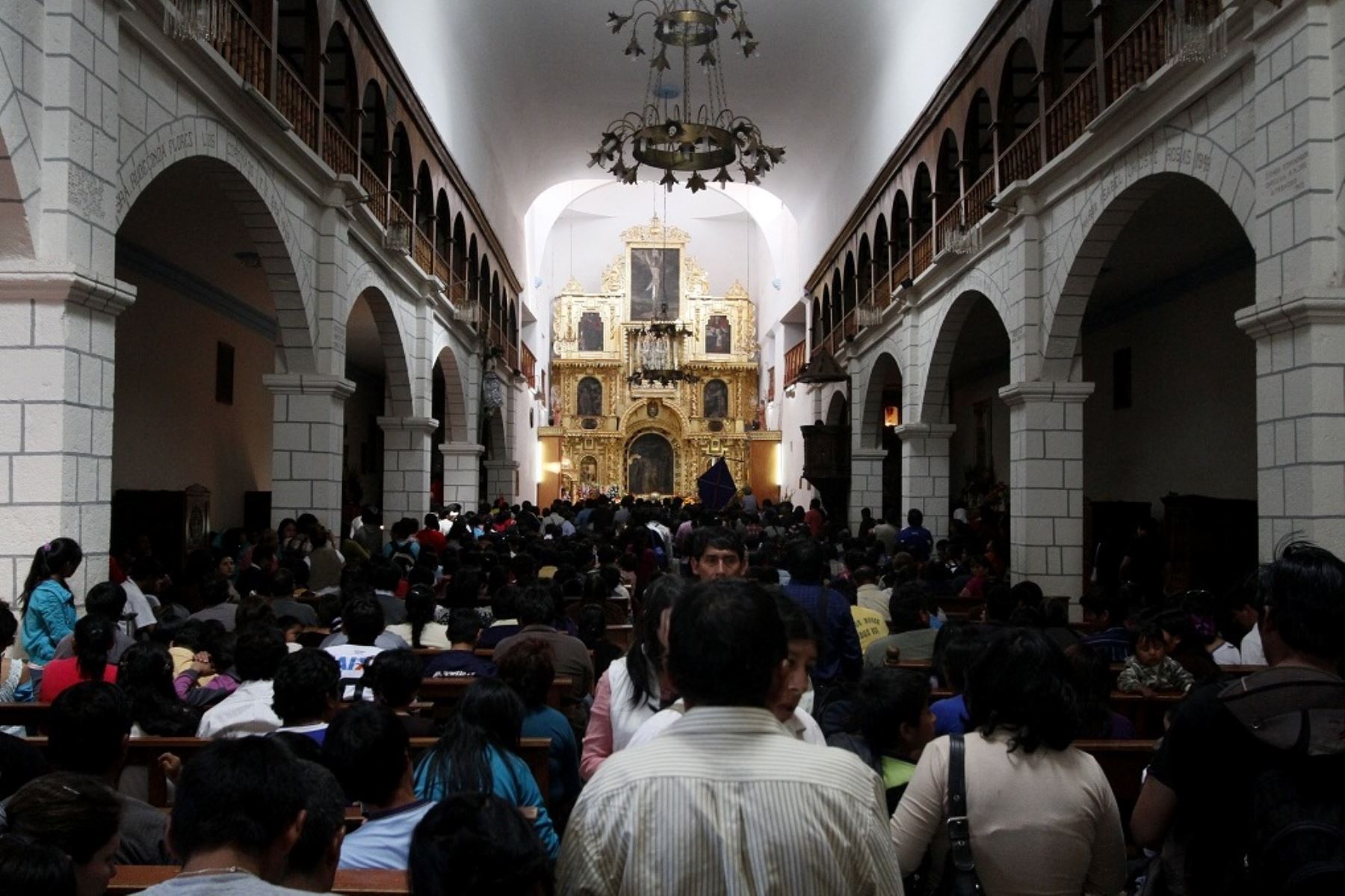 Miles de devotos concurrieron a actividades por la Festividad del Señor de Huanca. ANDINA/Percy Hurtado