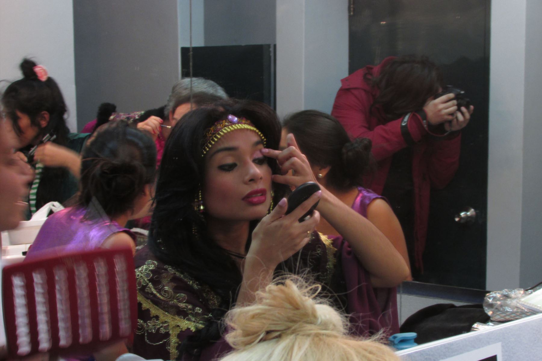 La actriz Johayny Vegas en "Los hermanos y el duende Zafir" .