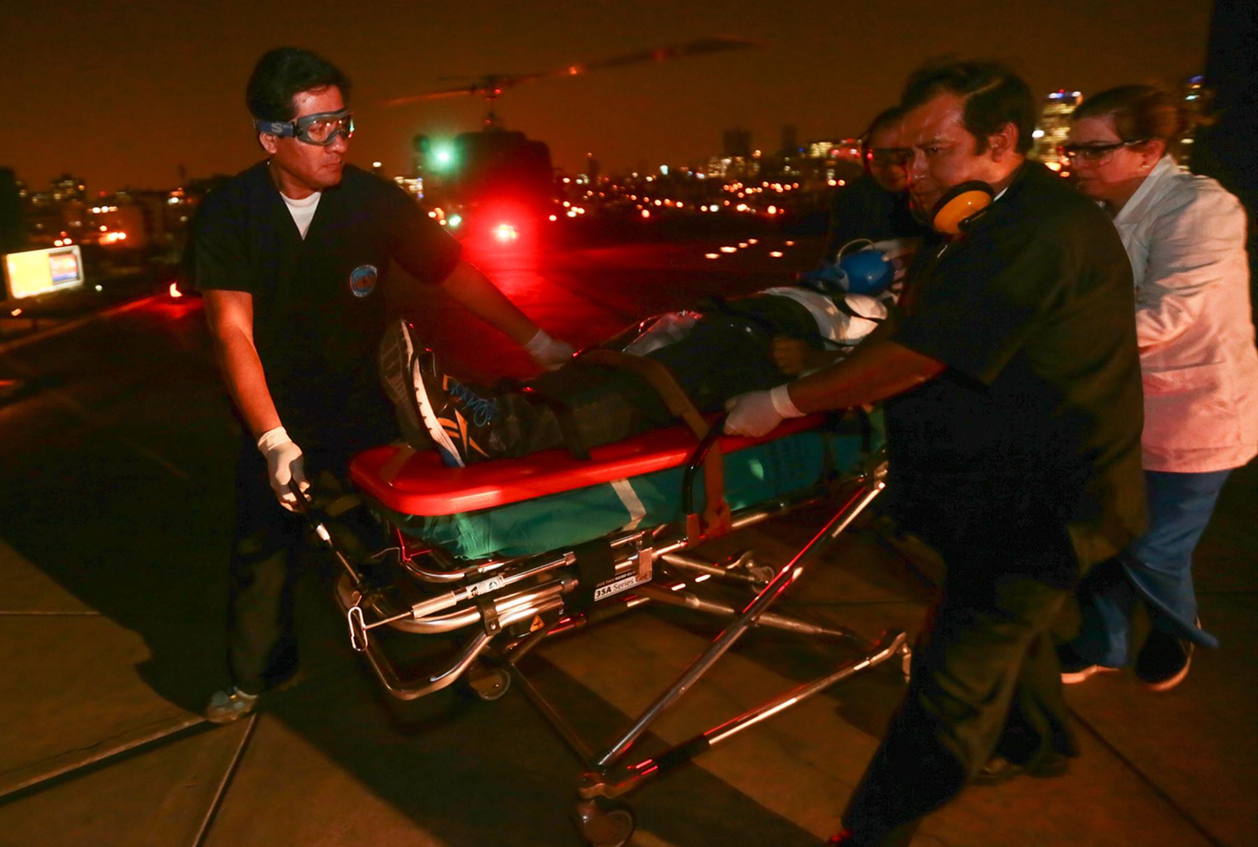 LIMA,PERÚ-SETIEMBRE 17. Simulacro de evacuación aeromédica en el hospital central de la FAP ante un eventual fenómeno el niño.Foto: ANDINA/Carlos Lezama