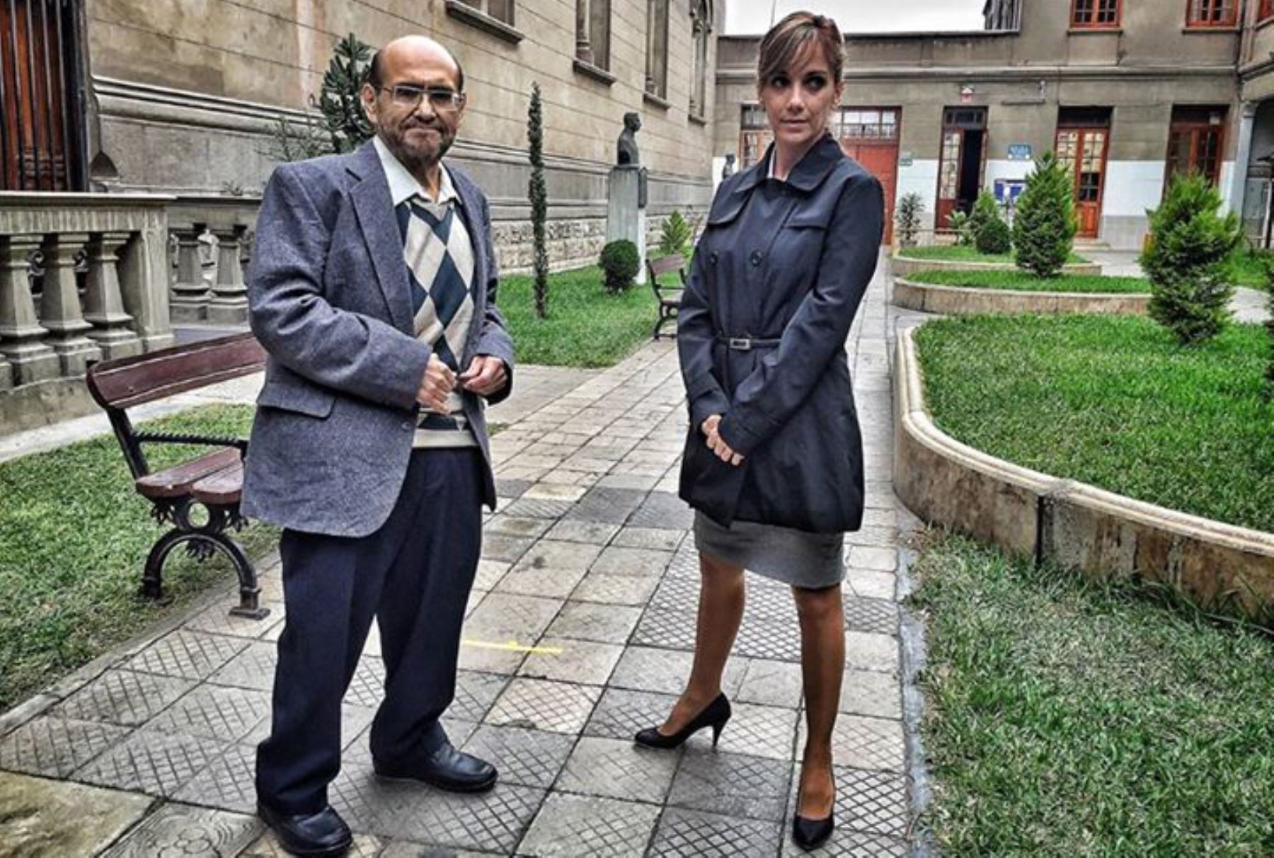 Milene Vásquez y Edgard Vivar, el "Señor Barriga" en una escena de Cementerio General 2.