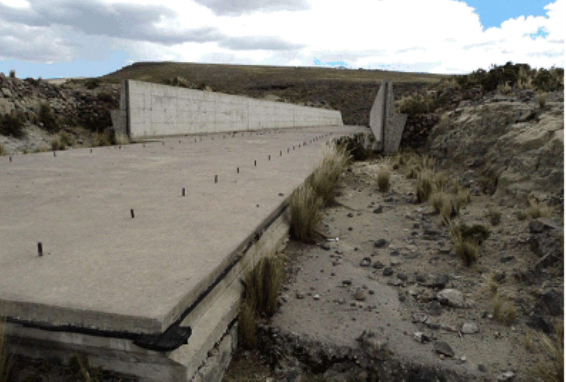 Obras de represas de Iruro en Ayacucho.