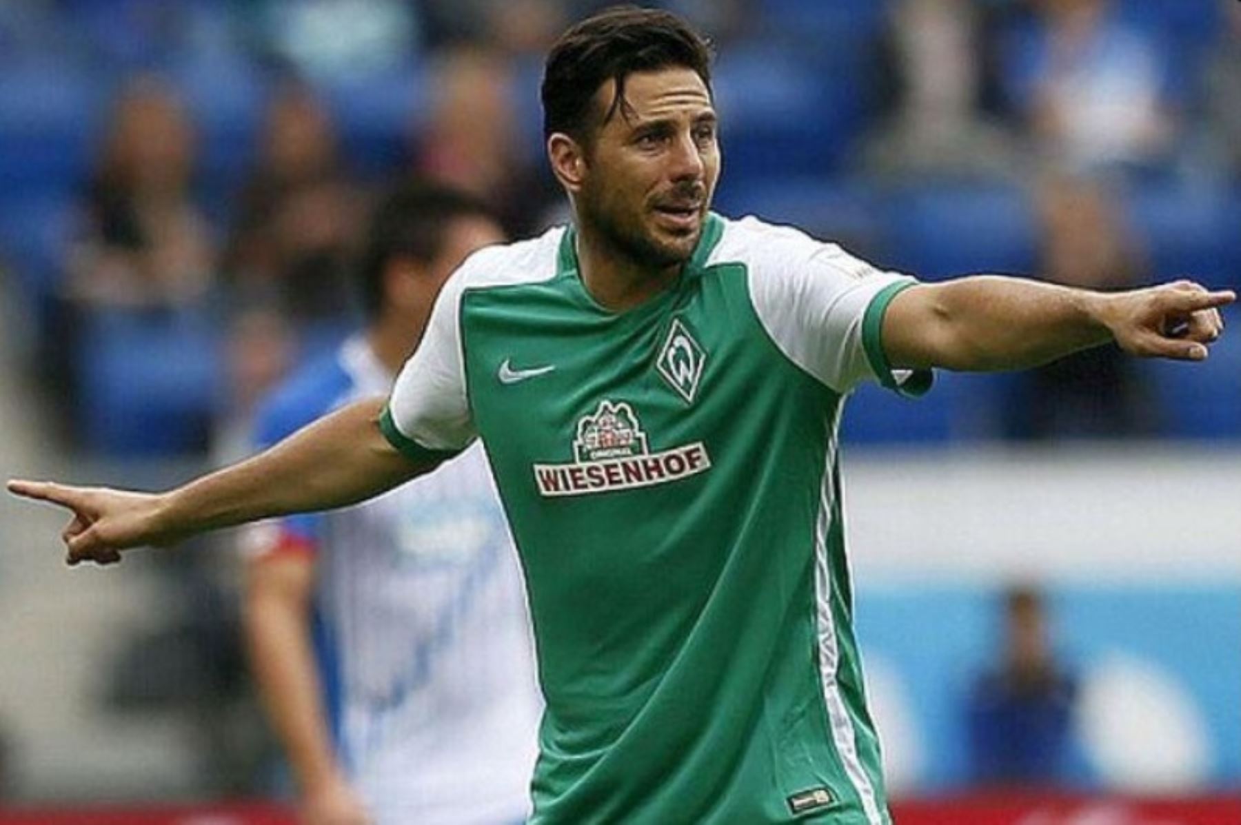 Claudio Pizarro fue titular en la goleada que sufrió el Werder Bremen.