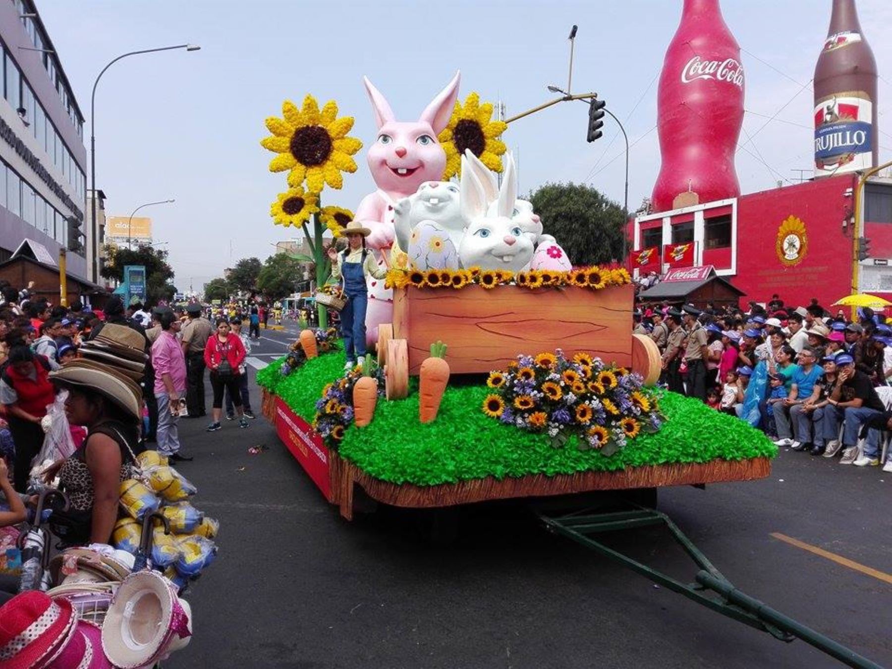 Estiman llegada de 50,000 turistas a Trujillo por el Festival de la Primavera. ANDINA