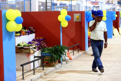 Presidente Ollanta Humala inauguró mercado minorista en Pucallpa.