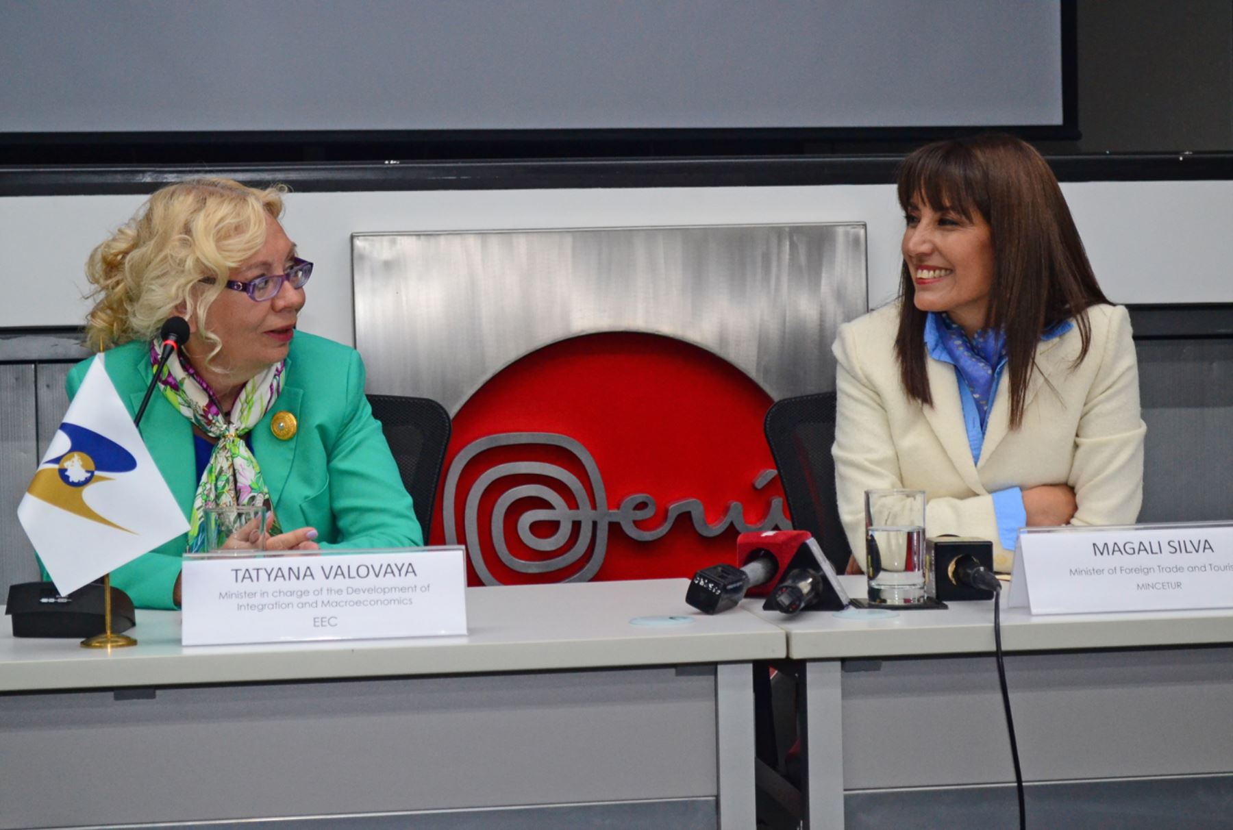 LIMA, PERÚ - OCTUBRE 06. Ministra de Comercio Exterior y Turismo, Magali Silva, firmó convenio de cooperación con la Comisión Económica Euroasiática. Foto: ANDINA/ Diana Marcelo