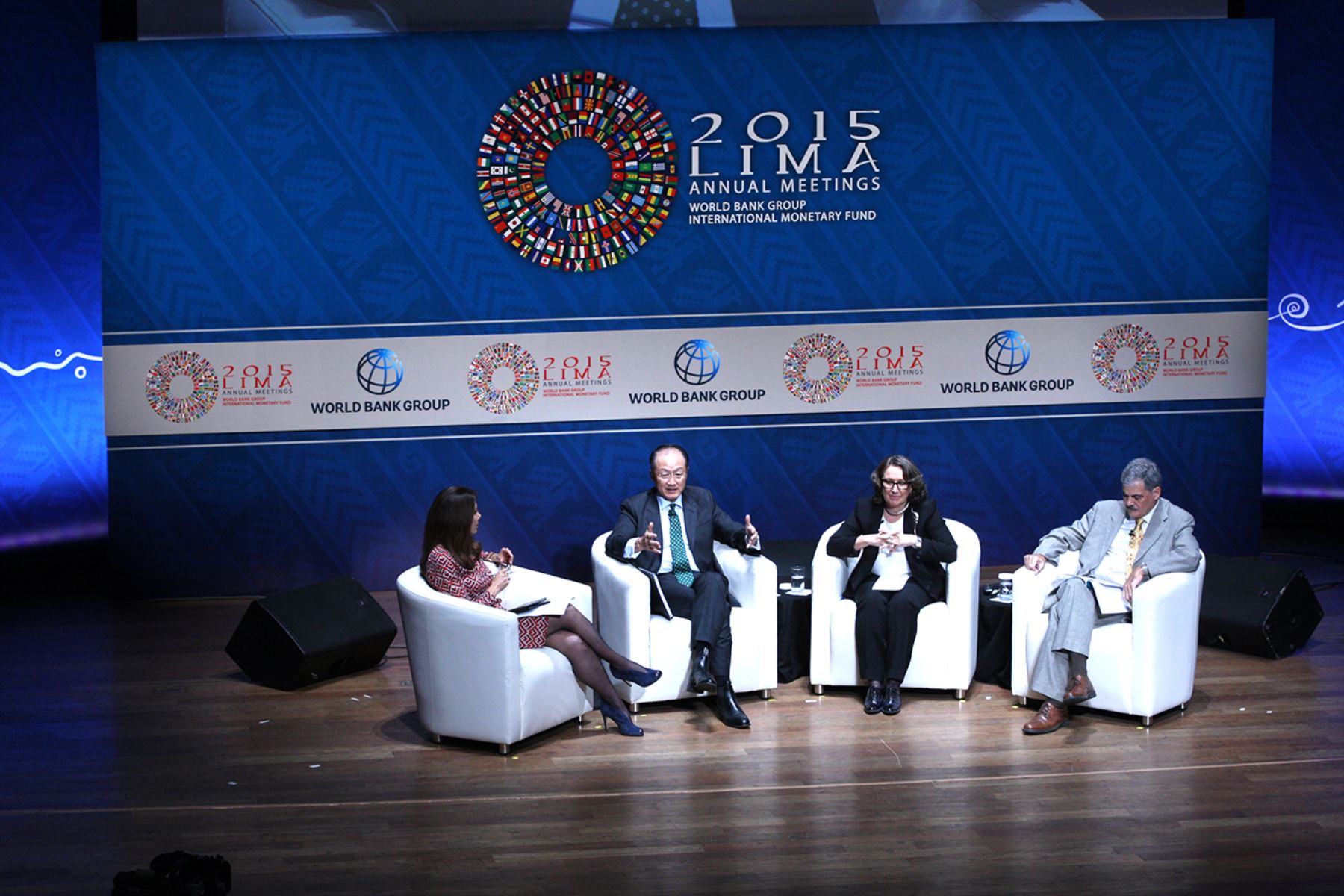 LIMA, PERÚ - OCTUBRE 07. Seminario: Desigualdad, oportunidades y prosperidad. Participan Patricia Janiot, Jim Yong Kim, presidente del grupo Banco Mundial, Juan Alberto Fuentes Knight, presidente de Oxfam y Rebeca Grynspan, secretaria general iberoamericana.Foto: ANDINA / Juan Carlos Guzmán Negrini.
