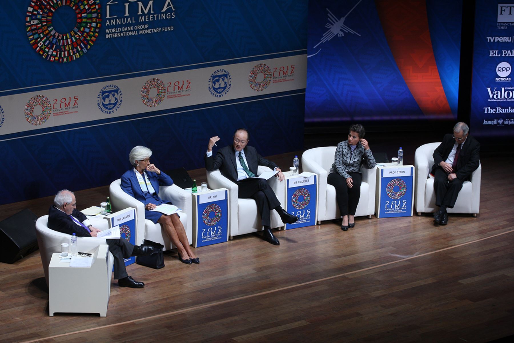 LIMA, PERÚ - OCTUBRE 07. Seminario: Respondiendo a los desafíos del cambio climático. Participan Christine Lagarde, directora gerente del FMI, Jim Yong Kim, presidente del Banco Mundial, Nicholas Stern, catedrático de economía de la escuela de escuela de economía de Londres y Christiana figueres, secretaria ejecutiva de la convención marco de Naciones Unidas sobre el cambio climático.

Foto: ANDINA/Juan Carlos Guzmán Negrini.