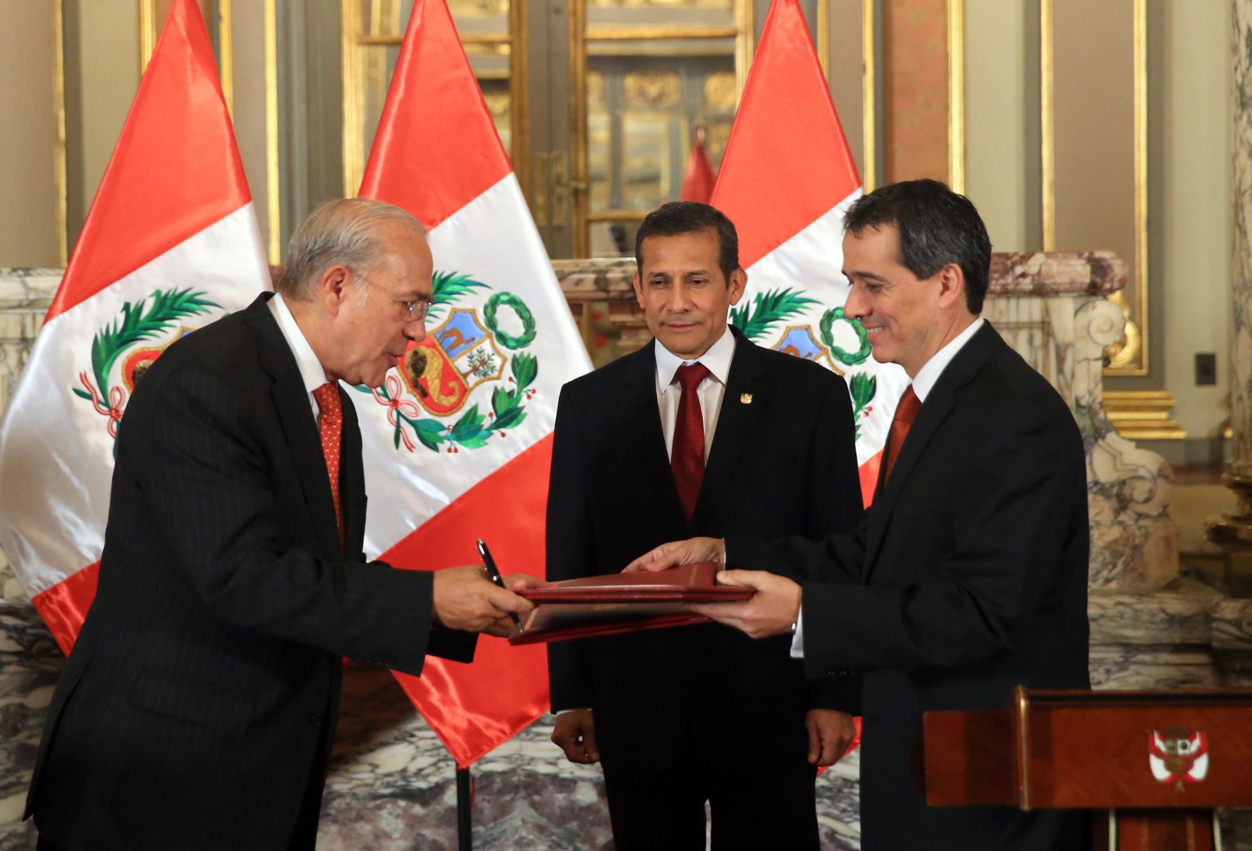 LIMA,PERU OCTUBRE 06. Carta de adhesión del Perú a la “Declaración de Crecimiento Verde” fue suscrita en presencia del presidente Ollanta Humala en Palacio de Gobierno
 Foto: ANDINA/Prensa Presidencia