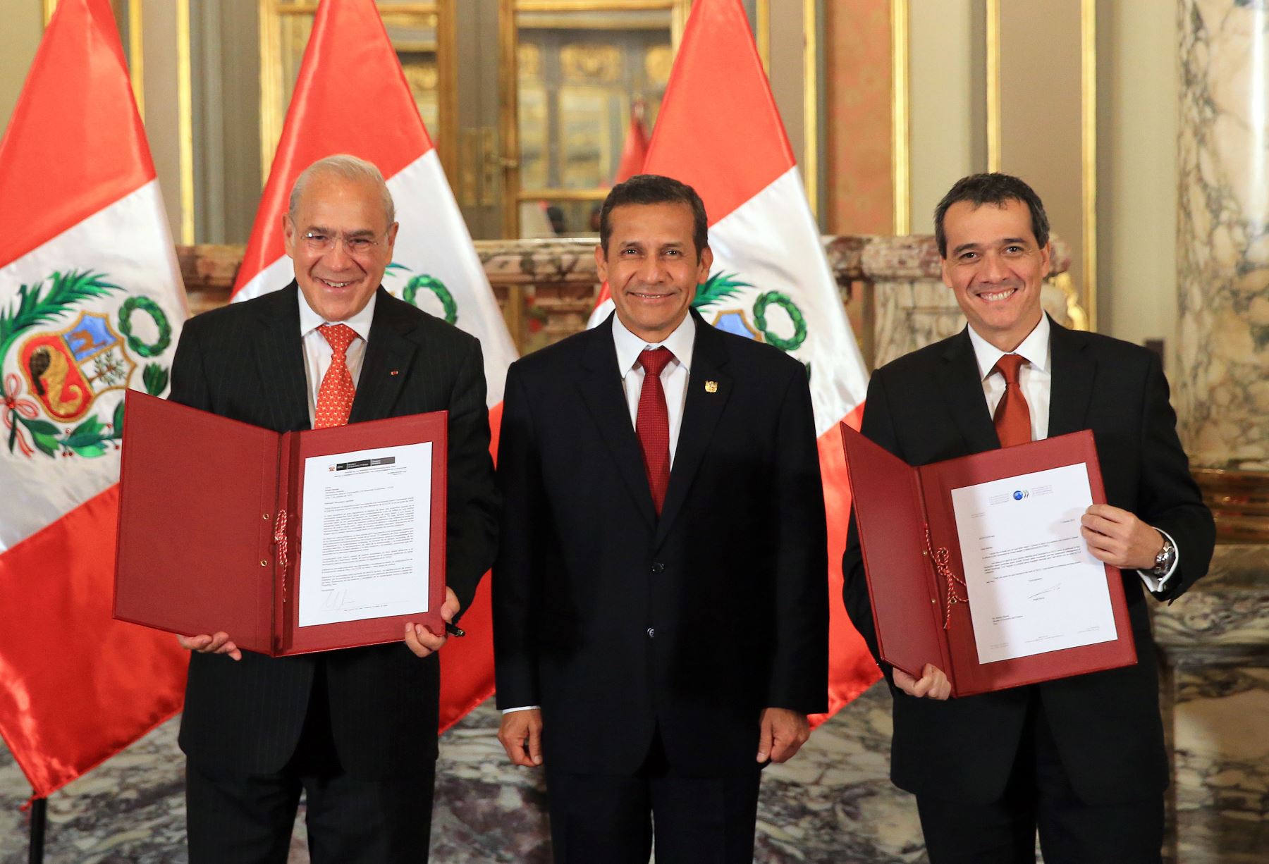 LIMA,PERU OCTUBRE 06. Carta de adhesión del Perú a la “Declaración de Crecimiento Verde” fue suscrita en presencia del presidente Ollanta Humala en Palacio de Gobierno
 Foto: ANDINA/Prensa Presidencia
