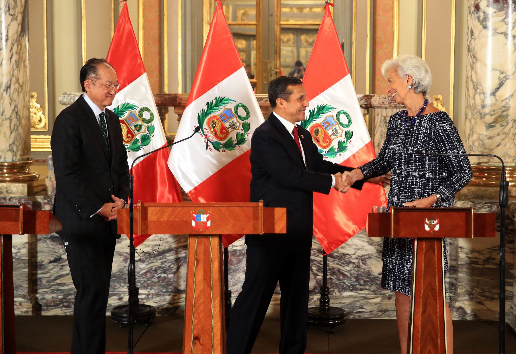 LIMA,PERU OCTUBRE 06.Declaración Conjunta del presidente Ollanta Humala con la Directora del Fondo Monetario Internacional, Christine Lagarde; y el presidente del Banco Mundial, Jim Yong Kim.Foto: ANDINA/Prensa Presidencia