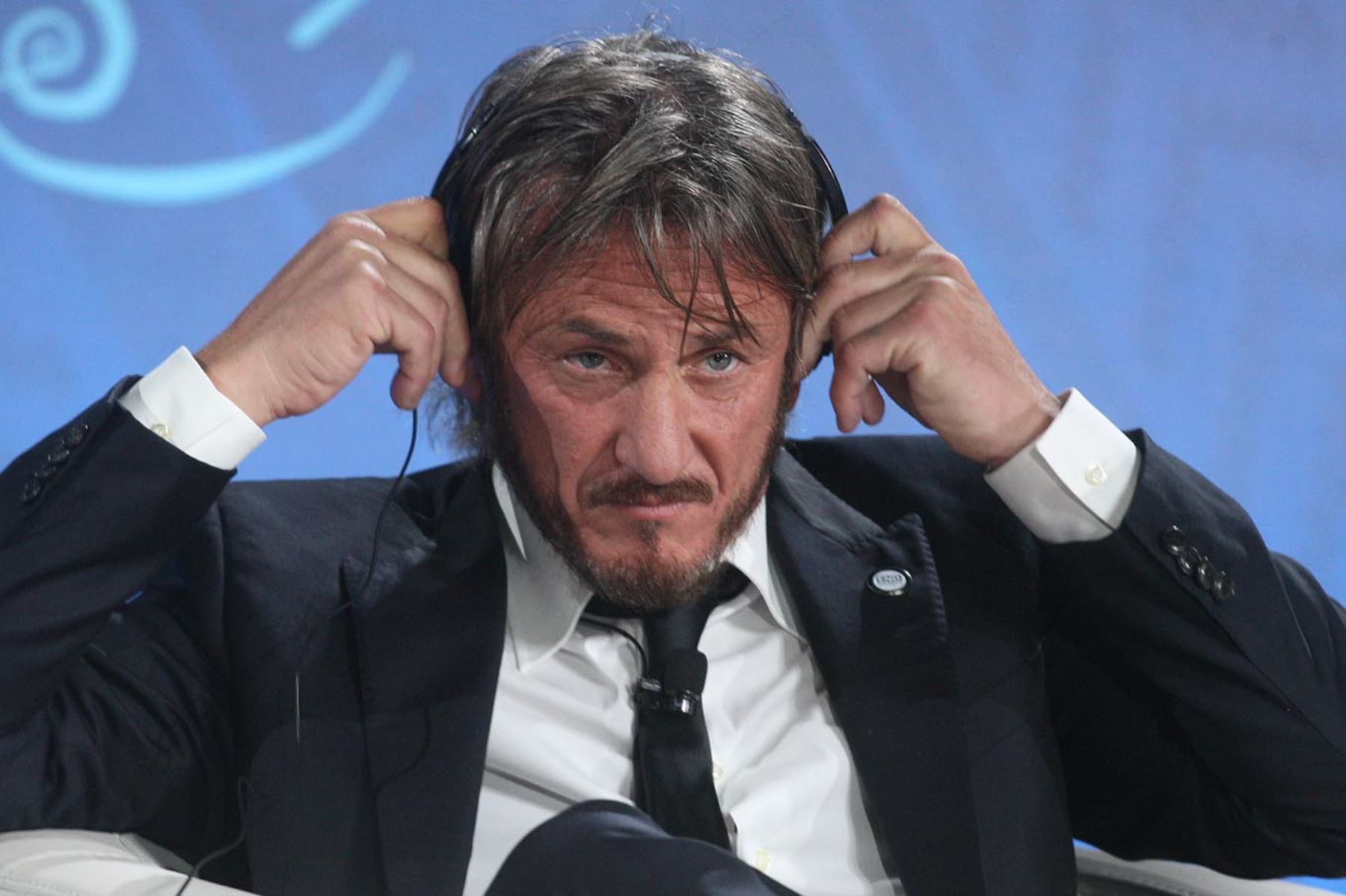 LIMA, PERÚ-  OCTUBRE 08. Actor estadounidense Sean Penn participa de uno de los foros de la Junta de Gobernadores del Banco Mundial y el FMI.

Foto: ANDINA/Juan Carlos Guzmán Negrini