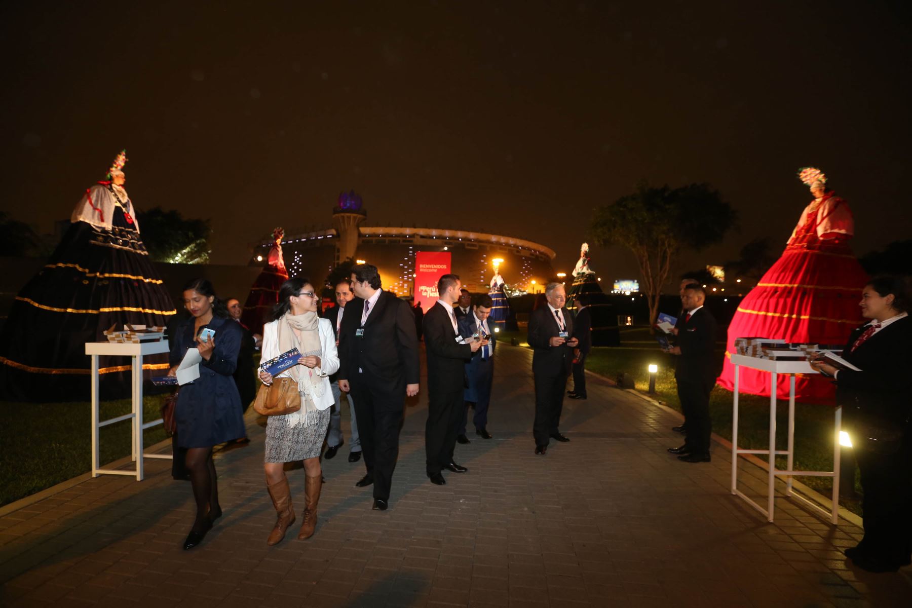 LIMA,PERÚ-OCTUBRE 09.Junta de Gobernadores del Banco Mundial y (FMI)llega al parque paseo de aguas de Lima Foto: ANDINA/Vidal Tarqui