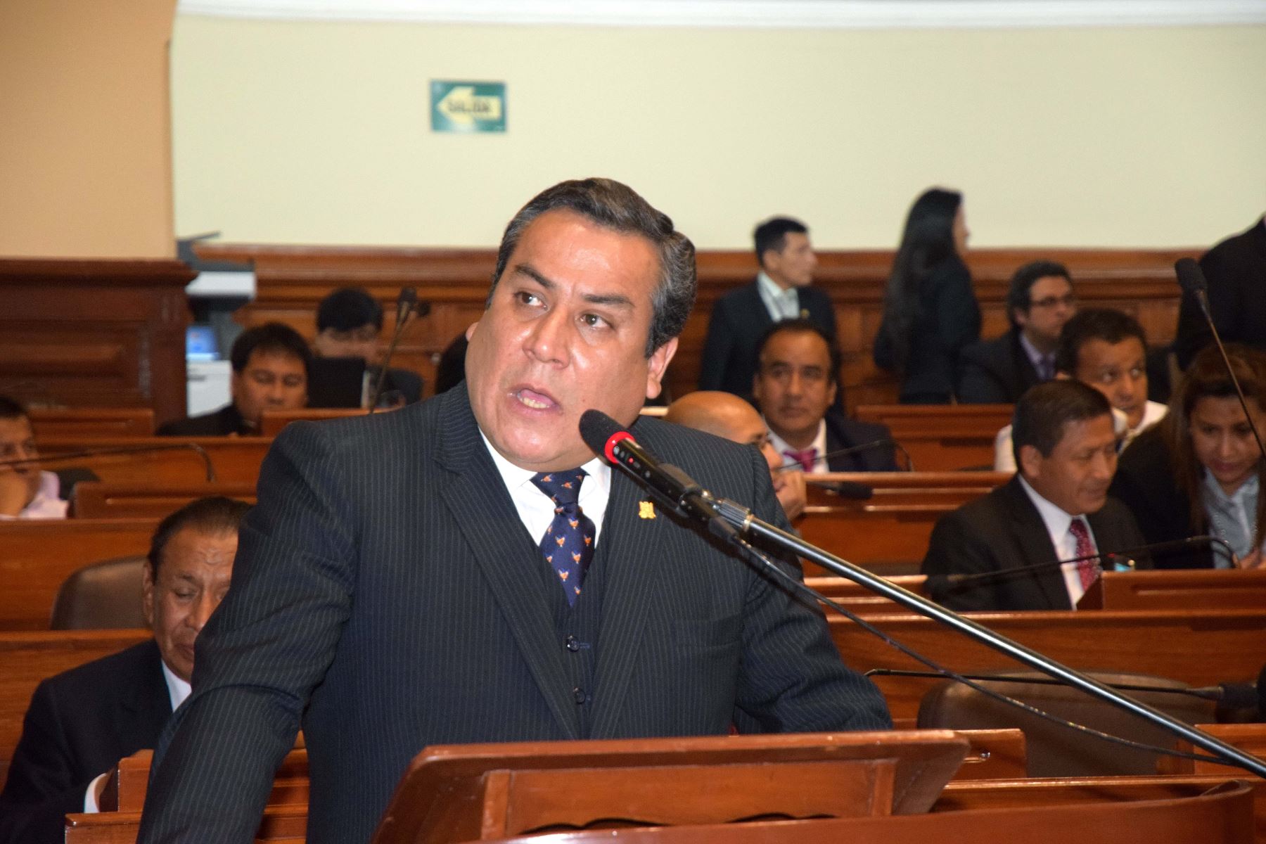 El ministro de Justicia y Derechos Humanos, Gustavo Adrianzén, interviene en la sesión de interpelación por el Pleno del Congreso. ANDINA/Difusión
