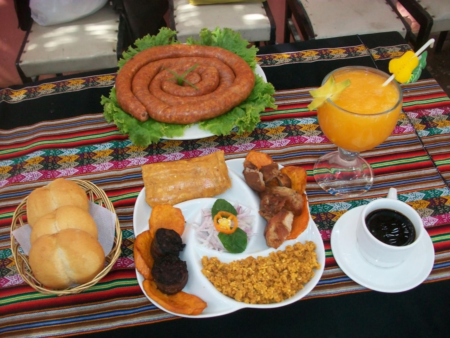 Tradicional desayuno con salchicha de huacho. ANDINA/Difusión