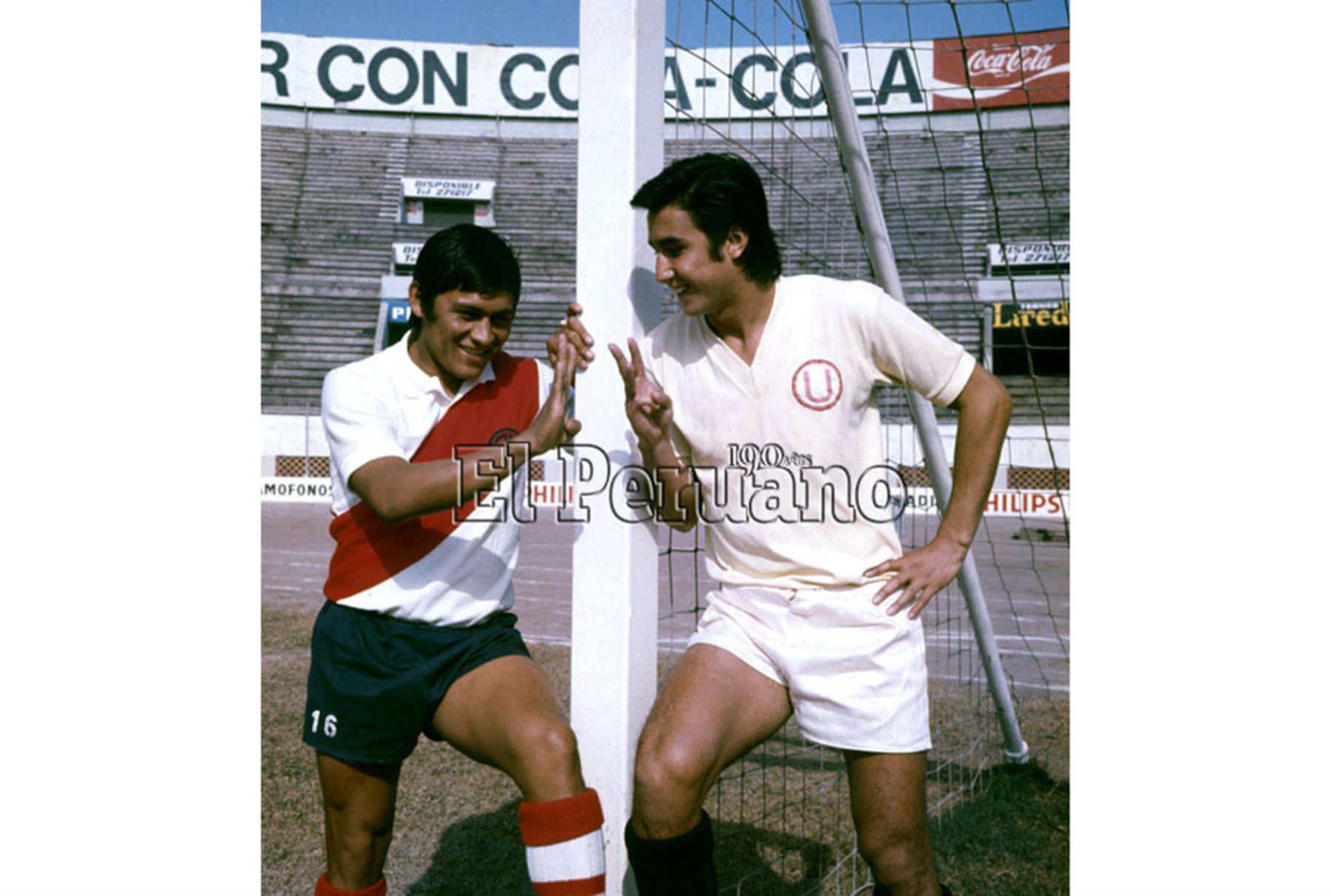 Lima - 1972 / Hugo Sotil y Percy Rojas, figuras destacadas del Deportivo Municipal y Universitario de Deportes. Foto: ANDINA/ Archivo Histórico El Peruano.