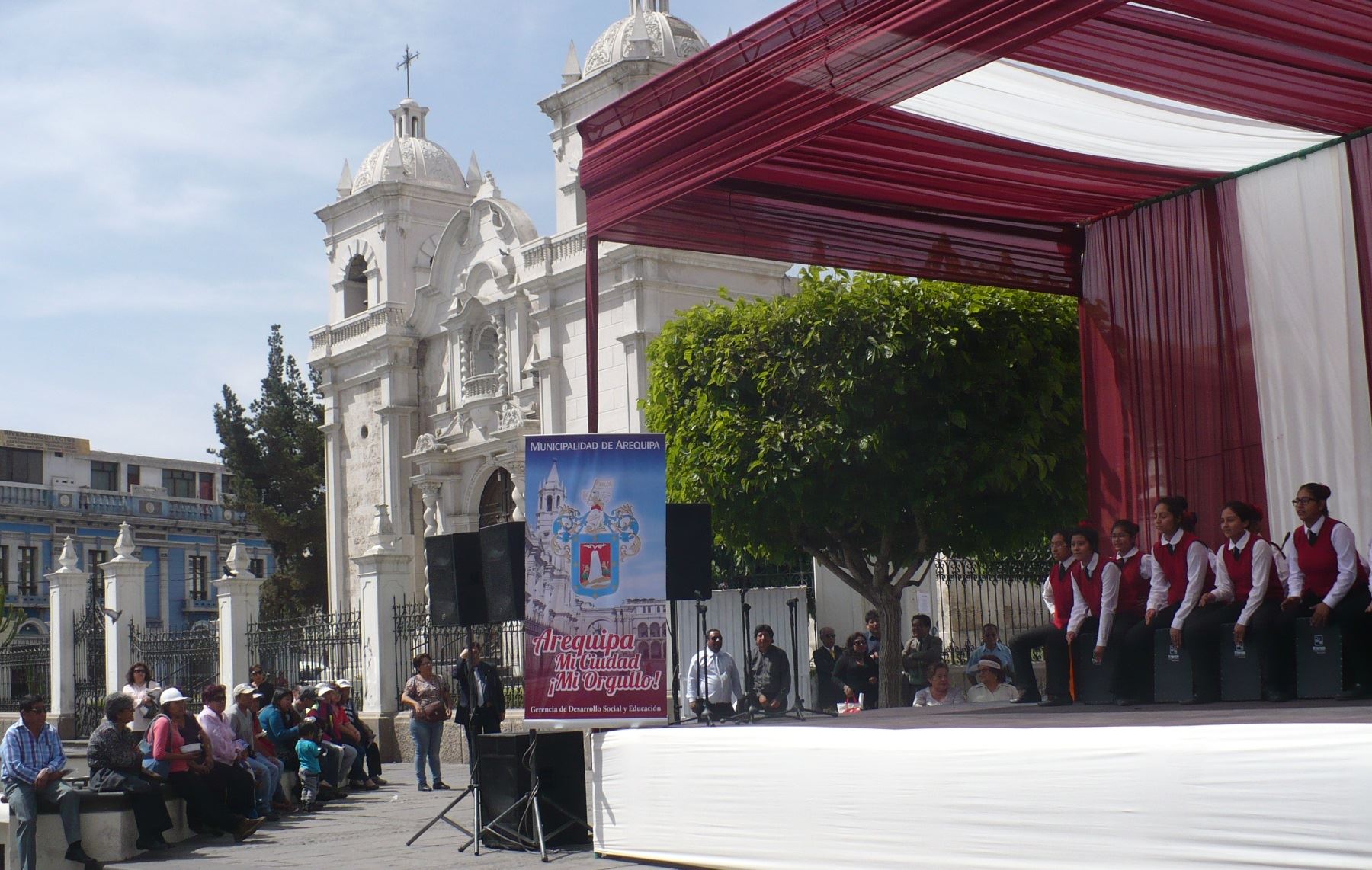 Arequipeños celebran el Día de la Canción Criolla en plazas públicas |  Noticias | Agencia Peruana de Noticias Andina