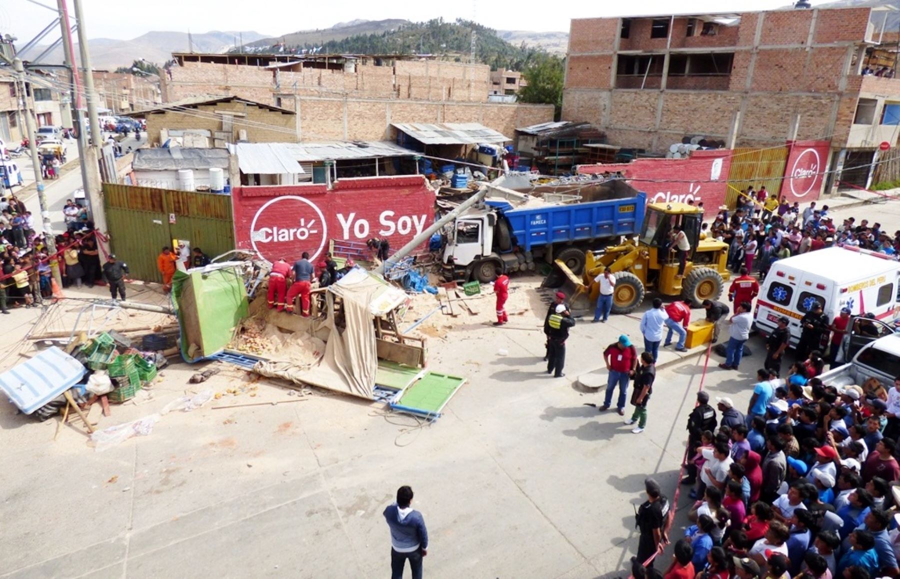 Tres personas fallecen en grave accidente de tránsito.