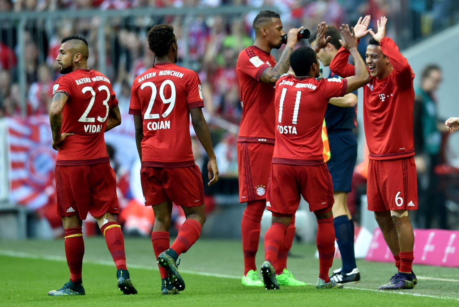 Bayern Múnich Goleó 4-0 Al Stuttgart Y Sigue Líder En Solitario De La ...