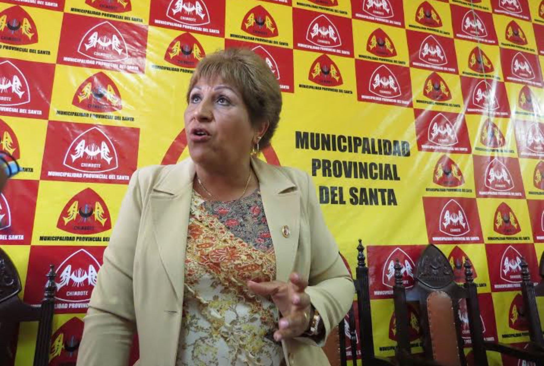 Suspendida alcaldesa del Santa, Victoria Espinoza.