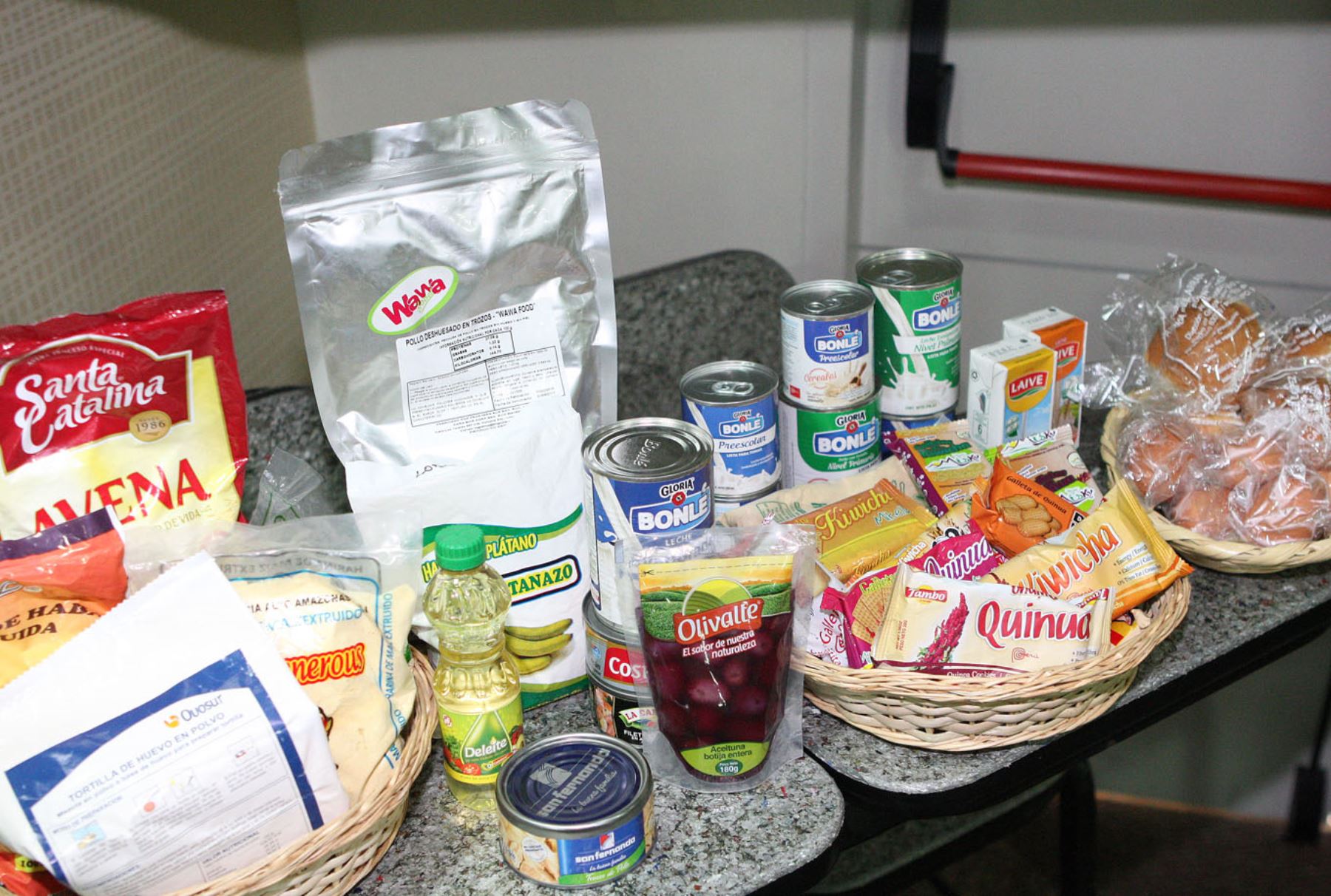 Alimentos que se distribuyen para desayunos de Qali Warma. Foto: ANDINA/Héctor Vinces