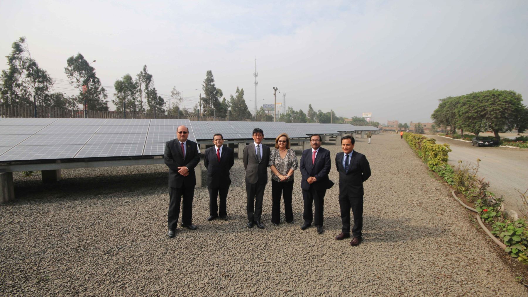 Instalan 1,440 paneles solares en dos empresas estatales para reforzar operatividad  Grabar y Cerrar