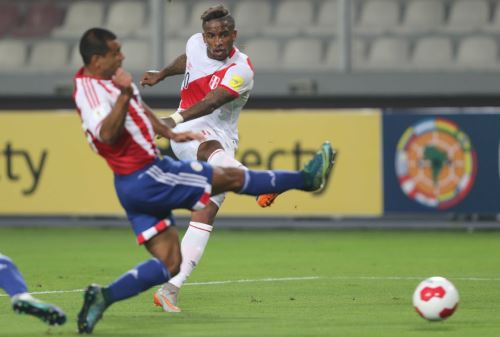 LIMA, PERÚ - NOVIEMBRE 13.Perú se impone a los paraguayos en el Estadio NacionalFoto: ANDINA/ Carlos Lezama