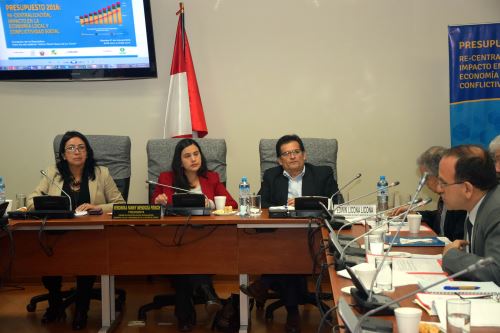 Comisión  de Descentralización del Congreso, presido por Verónika Mendoza (AP-FA)